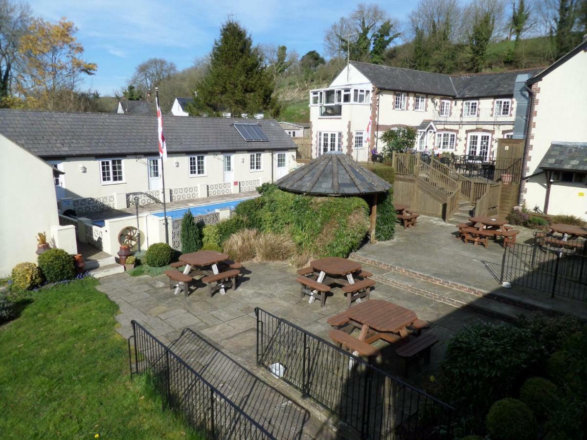 The Poachers Inn Piddletrenthide Exteriér fotografie