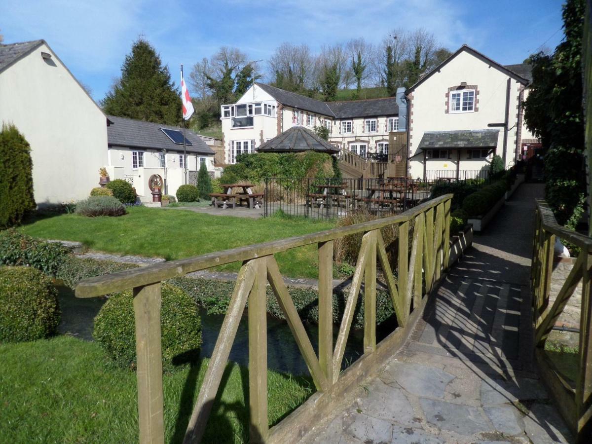 The Poachers Inn Piddletrenthide Exteriér fotografie
